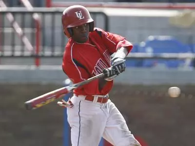 Cajuns Strike Early for 7-6 Win Image