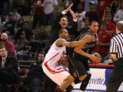 Cajuns Edged by UALR, 61-58 Image