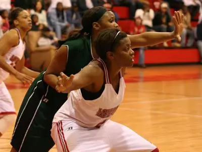 Cajuns Win as Edwards Tops 1,000 Image