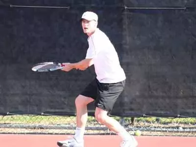 Men?s Tennis Bests UTA, 4-3 Image