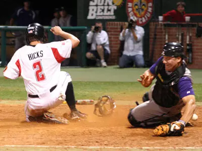 Cajuns Squeeze Out Win, Walk-Off Style Image