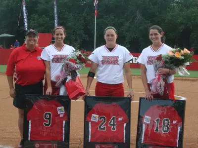 Cajuns, Seniors Win Home Finale Image