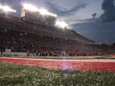 Record Crowd Witnesses Cajuns Victory Image