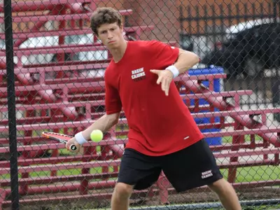 Men Fall to Troy 4-3 on Road Image