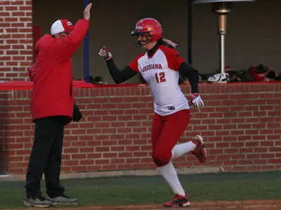 Cajuns Grab Two Wins On Saturday Image