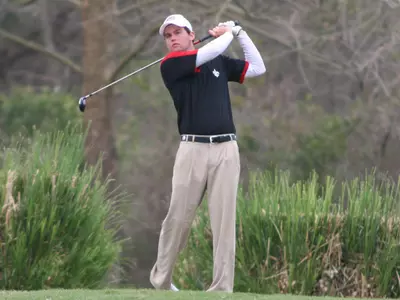 Weninger Guides Cajuns to Lead at Kansas Image