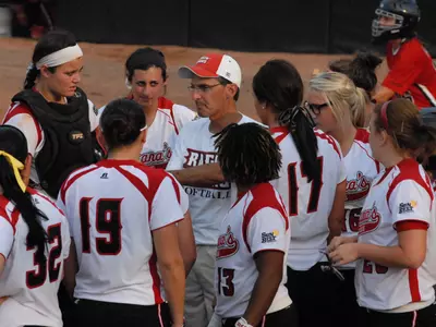 Big Inning Drops Cajuns in Game One Image