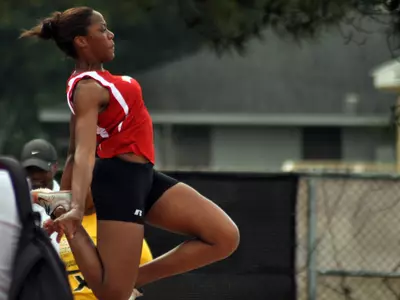 Track Opens Busy Weekend at Southeastern Lion Invitational Image