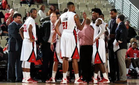 UL M Basketball Action