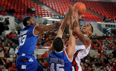 Hunter's Second Half Lifts GSU Past Cajuns, 77-70 Image
