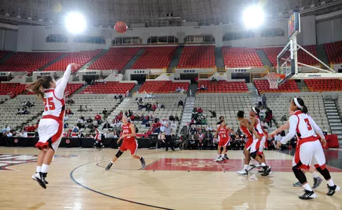 Cajuns Fall in Close Game to WKU, 68-63 Image