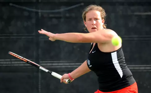 Islanders Blank Ragin’ Cajuns Women’s Tennis, 4-0 Image