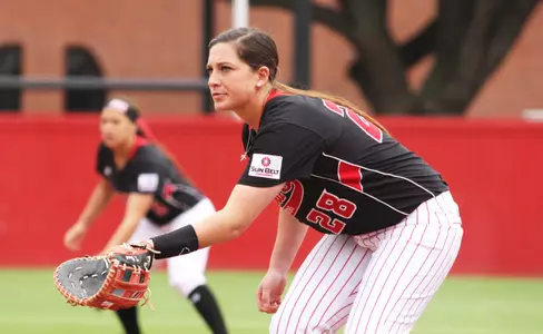 Strong Pitching and Timely Hits Lead Cajuns Over SHSU Image