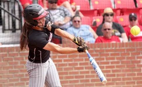 Hayden Named Finalist Top-10 for NFCA Freshman of the Year Image