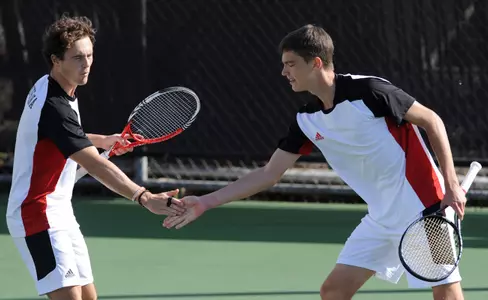 Men's Tennis Falls At No. 1 USC Image