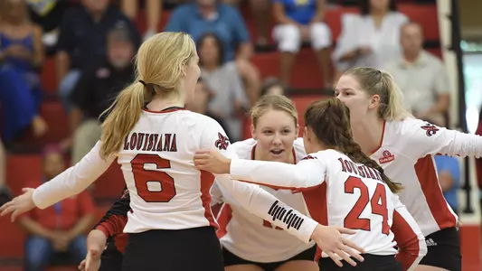 Hali Wisnoskie in middle vs McNeese