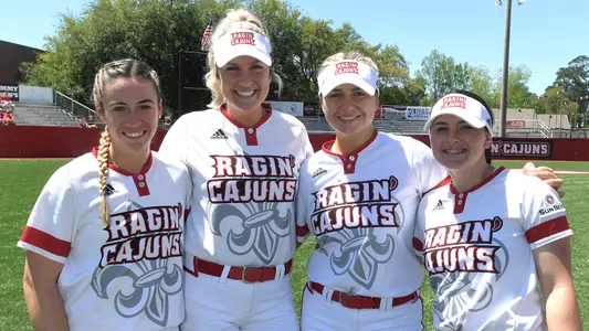 2019 Softball Senior Class Photo