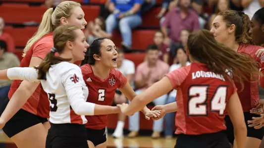 Hannah Ramirez in middle vs UTEP 8.30.19
