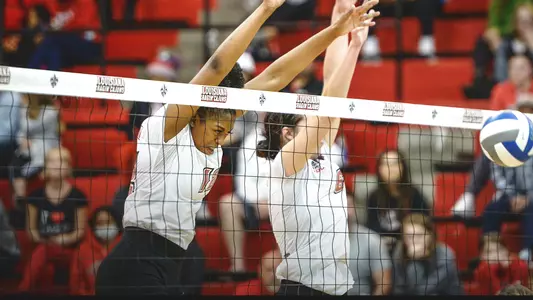 Cami Hicks and Kelsey Bennett Block vs Texas State 11.13.21