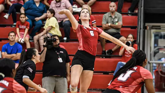 Kelsey Bennett Swing vs Arkansas State 10.8.21