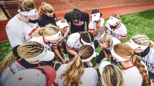 Softball Huddle vs OSU 2.28.21
