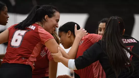 VB Team Celebrate Red-White Scrimmage 8.19.21