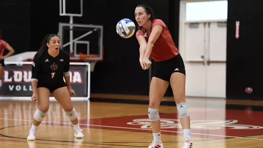 Kelsey Bennett Digs Red-White Scrimmage 8.19.21