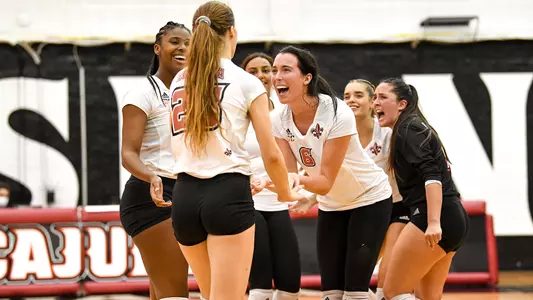 Volleyball Group vs. Lamar 9.21.21