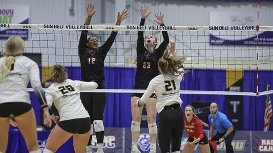 Cami Hicks and Coco Gillett Block vs. App State 11.17.22