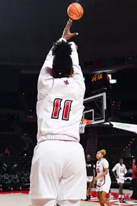 WBB Imani Rothschild 2022-23 Action