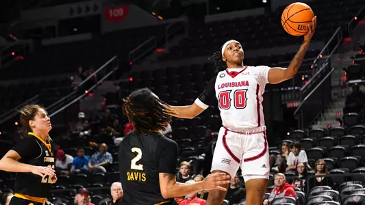WBB Ashlyn Jones 2022-23 Action