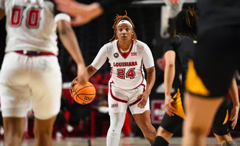 WBB Destiny Rice 2022-23 Action
