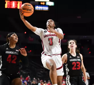 WBB Nubia Benedith 2022-23 Action