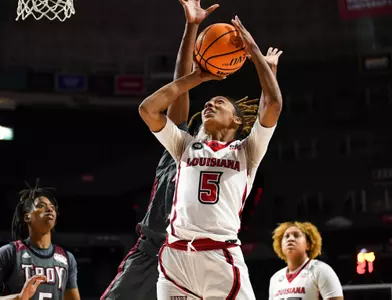 WBB Tamera Johnson 2022-23 Action