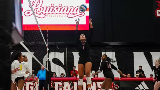 Siena DeCambra - volleyball