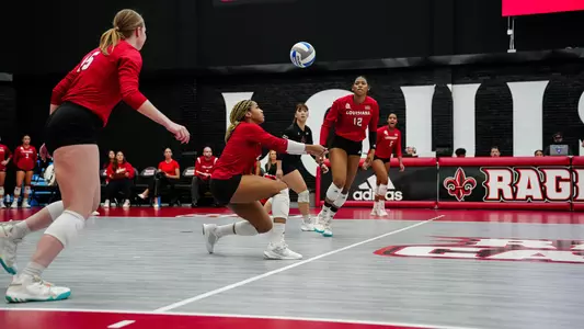 VB Lauryn Hill Digs vs. ULM 10.27.23
