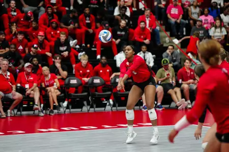Shyia Richardson recording a dig
