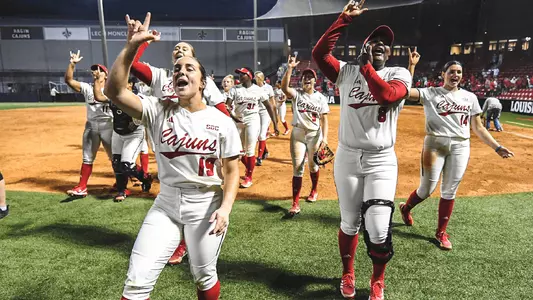 SB Team Celebrates Postgame vs. ULM 5.4.23
