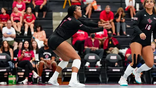 VB Shyia Richardson Digs vs. Tulane 8.17.23