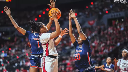 WBB Aasia Sam Layup vs. Auburn 12.18.24