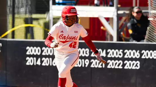 SB Mihyia Davis On Base vs. Baylor 02.18.24