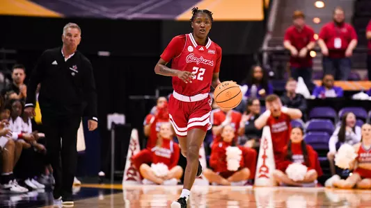 WBB Jaylyn James Dribbles Up Court vs. Troy 03.08.10