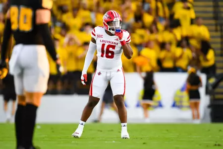 Kailep Edwards pre snap September 7, 2024 Louisiana @ Kennesaw State Football in Kennesaw, GA at Fifth Third Stadium. Final score Louisiana 34 Kennesaw State 10. Photo by Benjamin R. Massey/Ragin’ Cajun Athletics