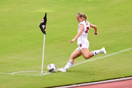 Sienna Hurrell corner kick September 15, 2024 Louisiana Women's Soccer vs University of Texas Rio Grand Valley in Lafayette, LA at Home Bank Track and Soccer Complex. Final Score Louisiana 4 UTRGV 0. Photo by Benjamin R. Massey/Ragin’ Cajun Athletics