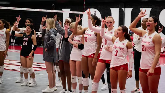 VB Team Celebrates Post-Match vs. Murray State 08.31.24