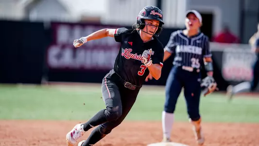 SB Maddie Hayden Runs Bases vs. Longwood 02.09.25