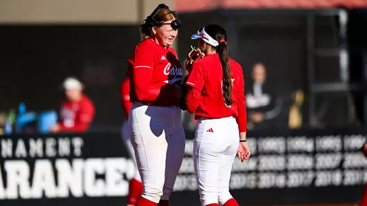 SB Bethaney Noble and Mia Liscano Meet in Circle vs. Ole Miss 02.16.25