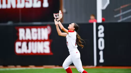 SB Maddie Hayden Makes Catch vs South Alabama 04.19.25