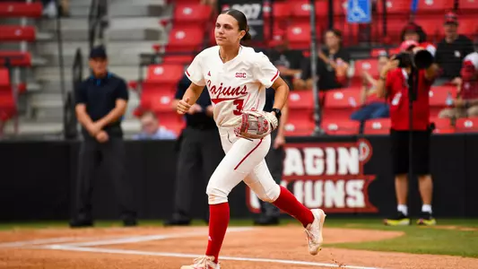 SB Maddie Hayden Runs Out for Pregame vs. LA Tech 04.02.25