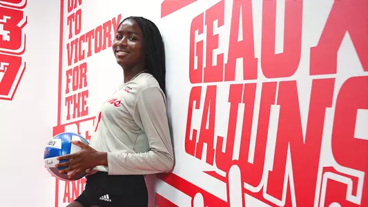 VB Lindsey Henry Summer 2025 Bio Photos